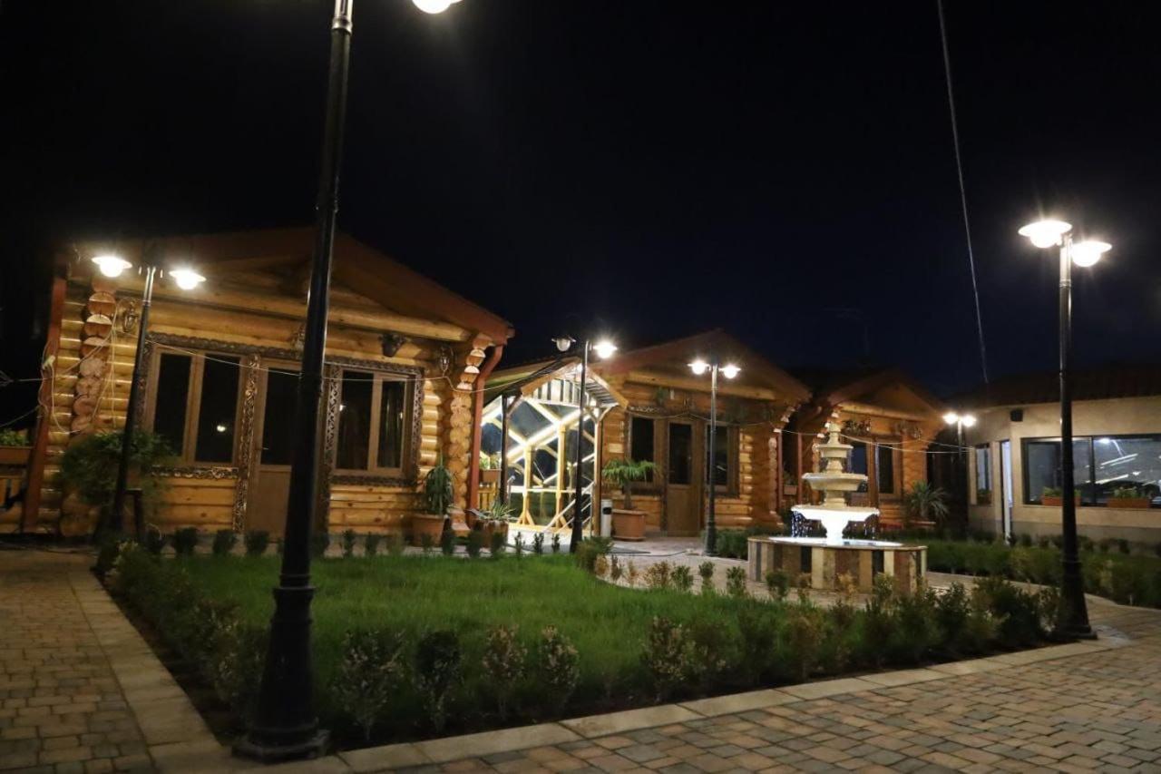 Tnak Hotel Ереван Екстериор снимка