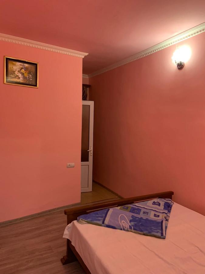 Tnak Hotel Ереван Екстериор снимка