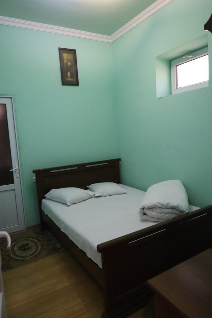 Tnak Hotel Ереван Екстериор снимка