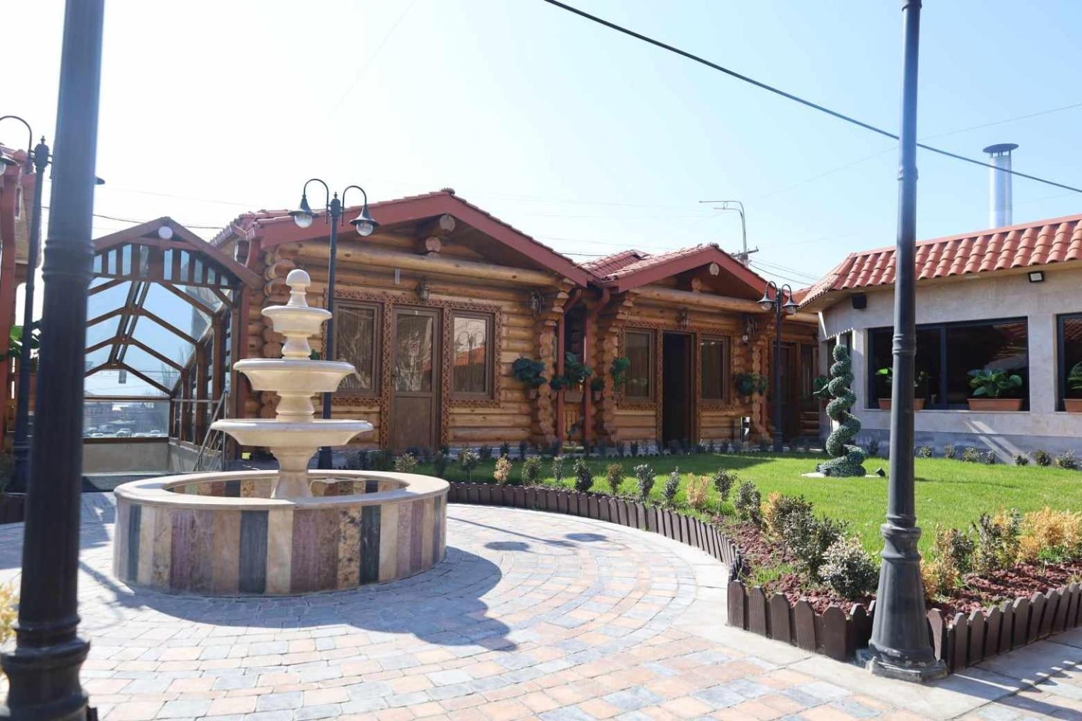 Tnak Hotel Ереван Екстериор снимка