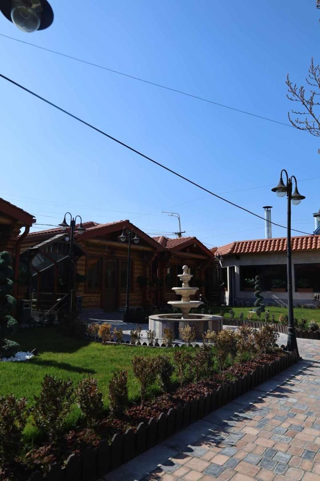 Tnak Hotel Ереван Екстериор снимка